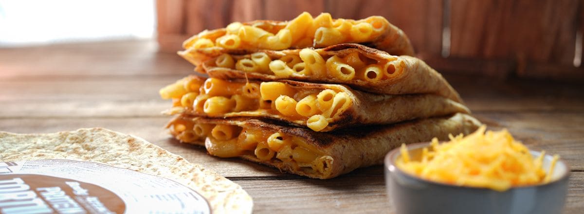 Mit Nudeln gefüllte Tortilla Protein Wraps