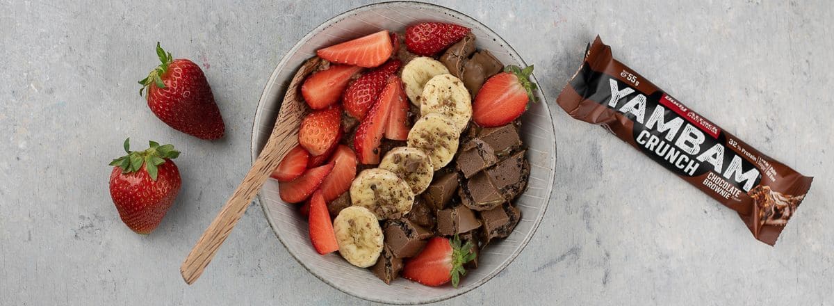 Obst Bowl mit Yambam Crunch