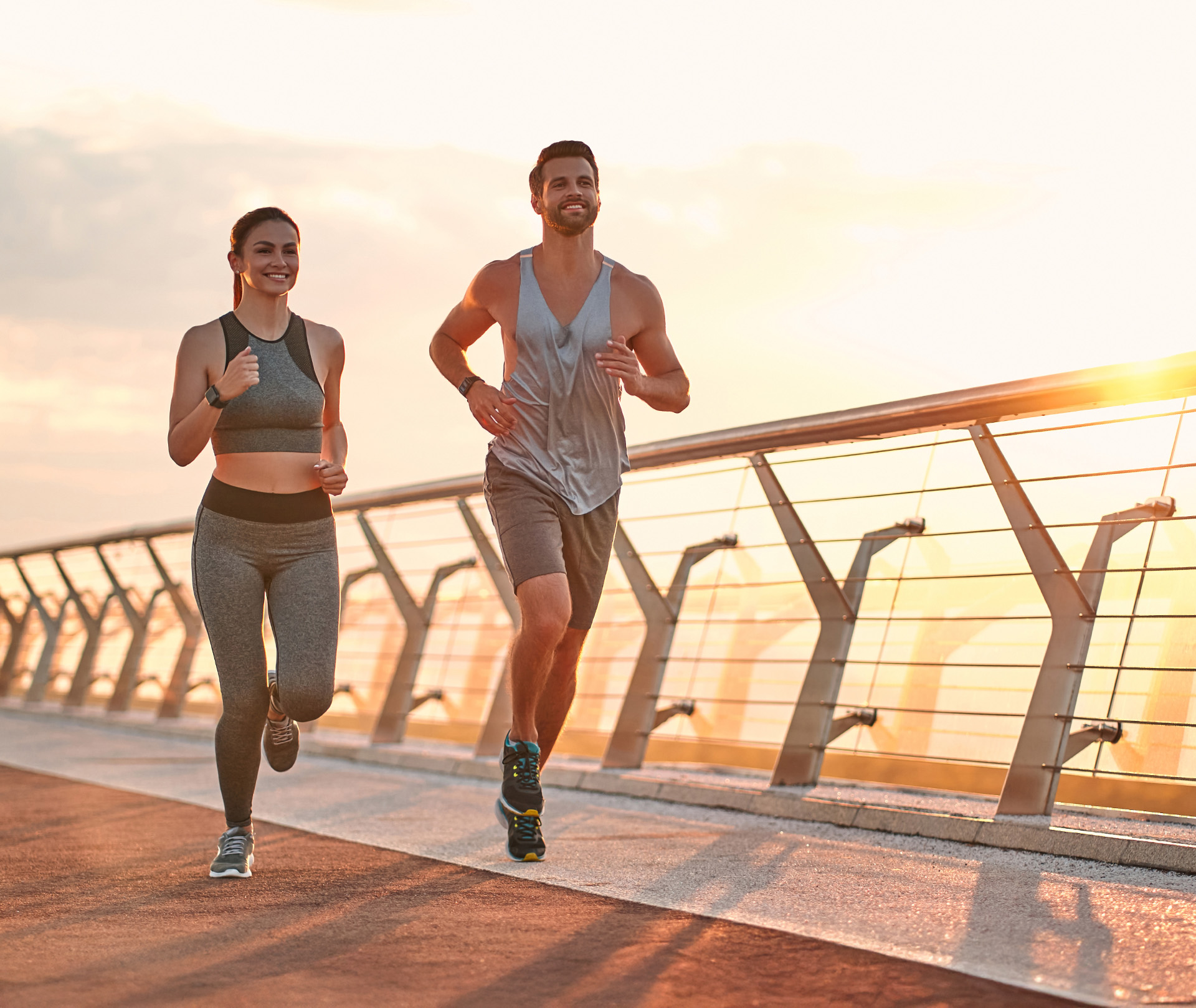Frau und Mann beim Joggen