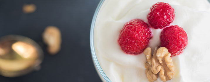 Protein mit Himbeeren und Wallnüssen